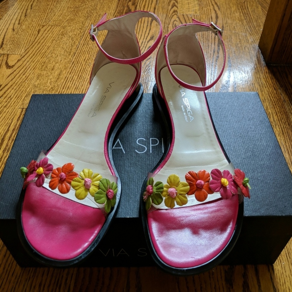 Size 9 Via Spiga Juno Flower Sandals